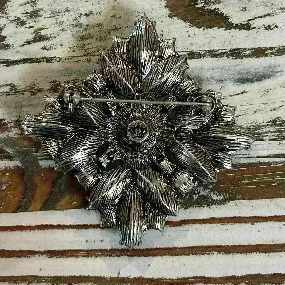 Premier Jewelry Rhinestone Brooch - Picture 5 of 6